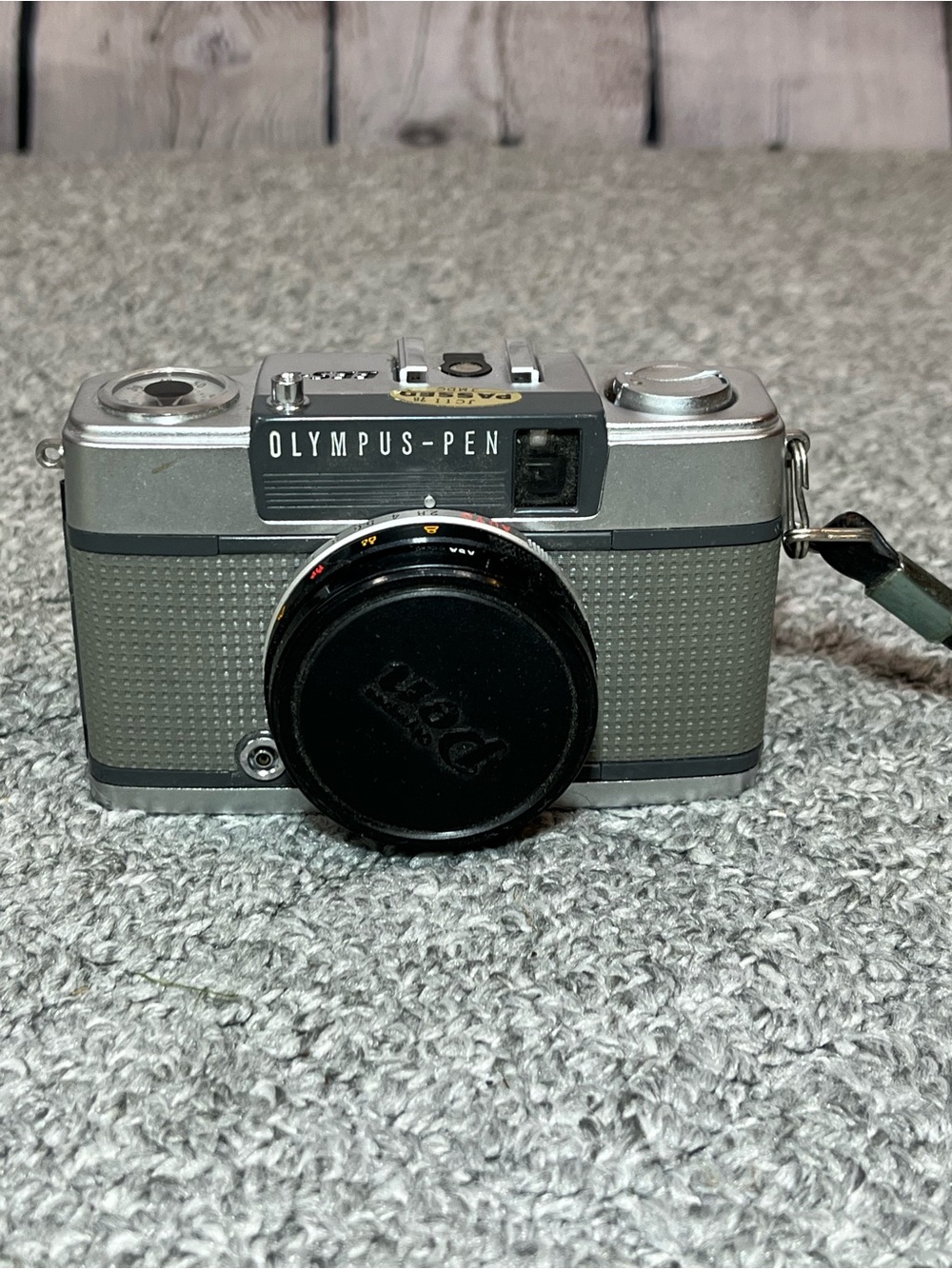 OLYMPUS PEN EES-2 Gray 35mm Half Frame Film Camera JAPAN 2058476 Vintage